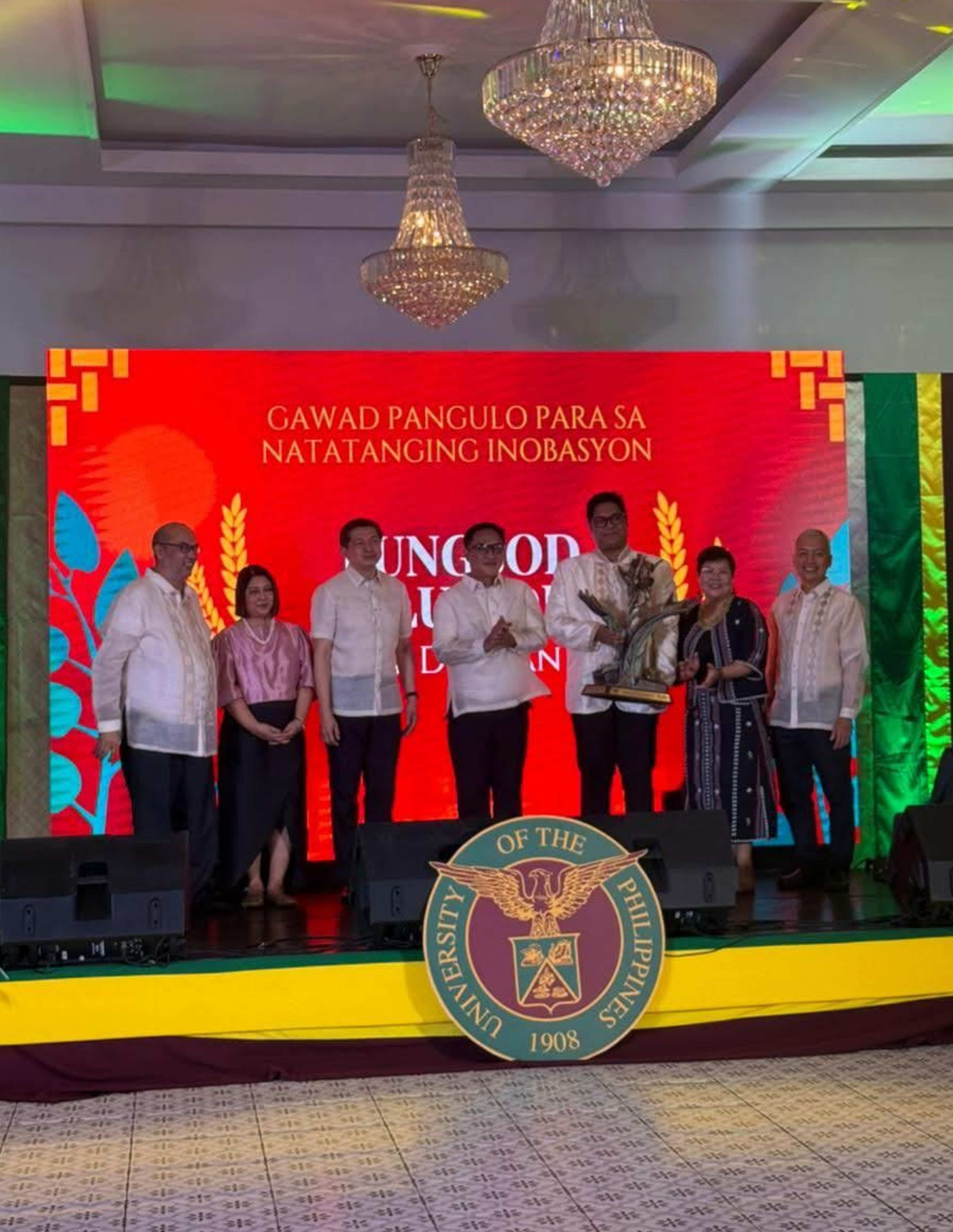 Gawad Pangulo sa Natatanging Inobasyon award ceremony on stage